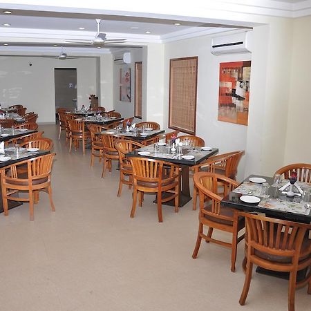 利兹安斯商务酒店 Karumattampatti 外观 照片
